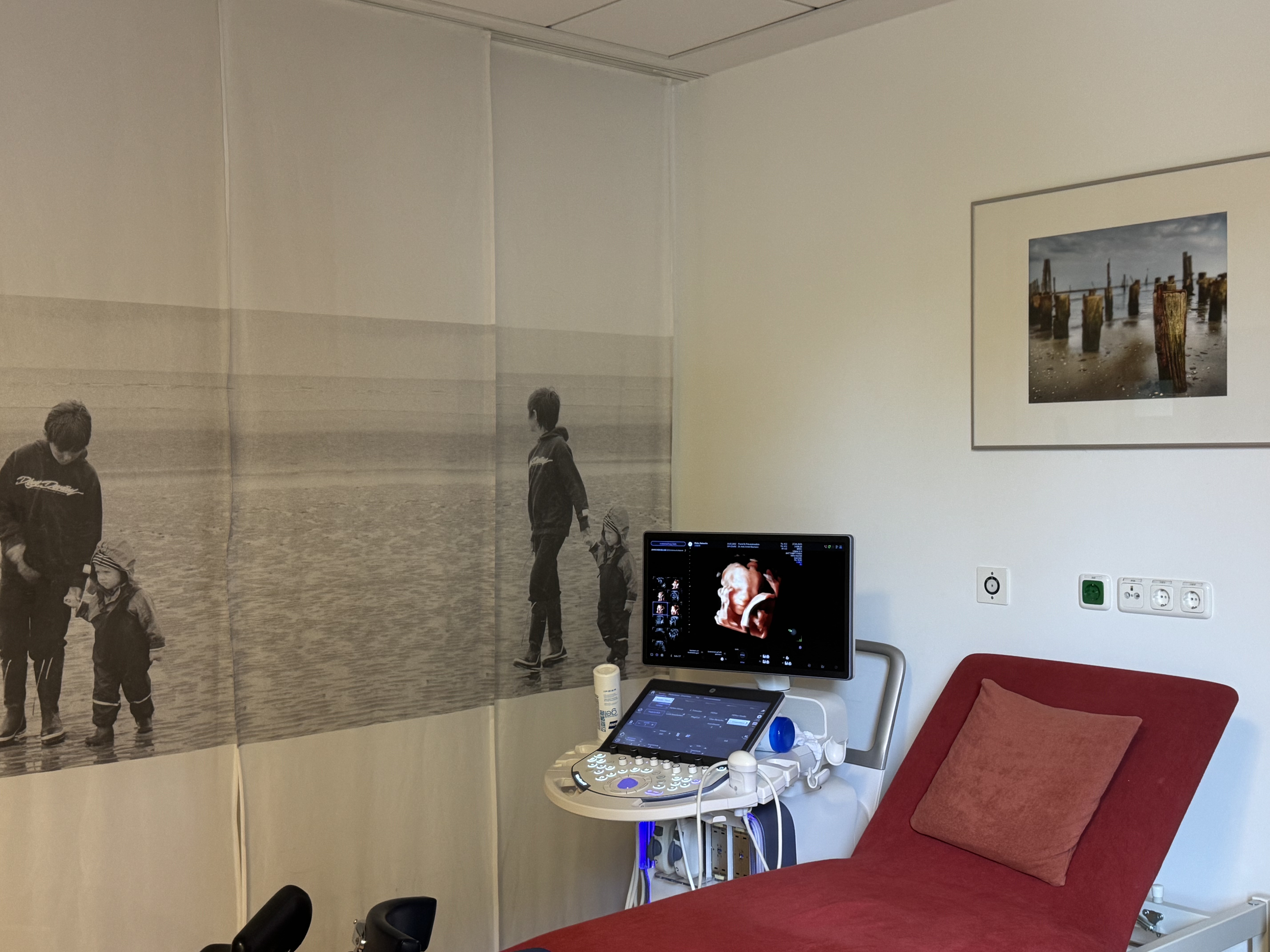 Untersuchungszimmer 1, Standort Links der Weser