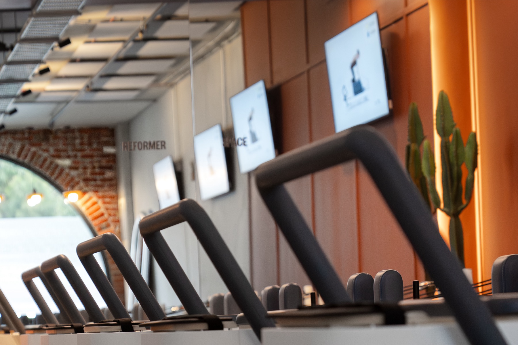 Screens above the reformer beds showing each movement