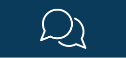 Icône communication : deux bulles de dialogue qui se chevauchent, symbole d’échanges constructifs, de partage d’informations et de dialogue au service de la réussite collective.