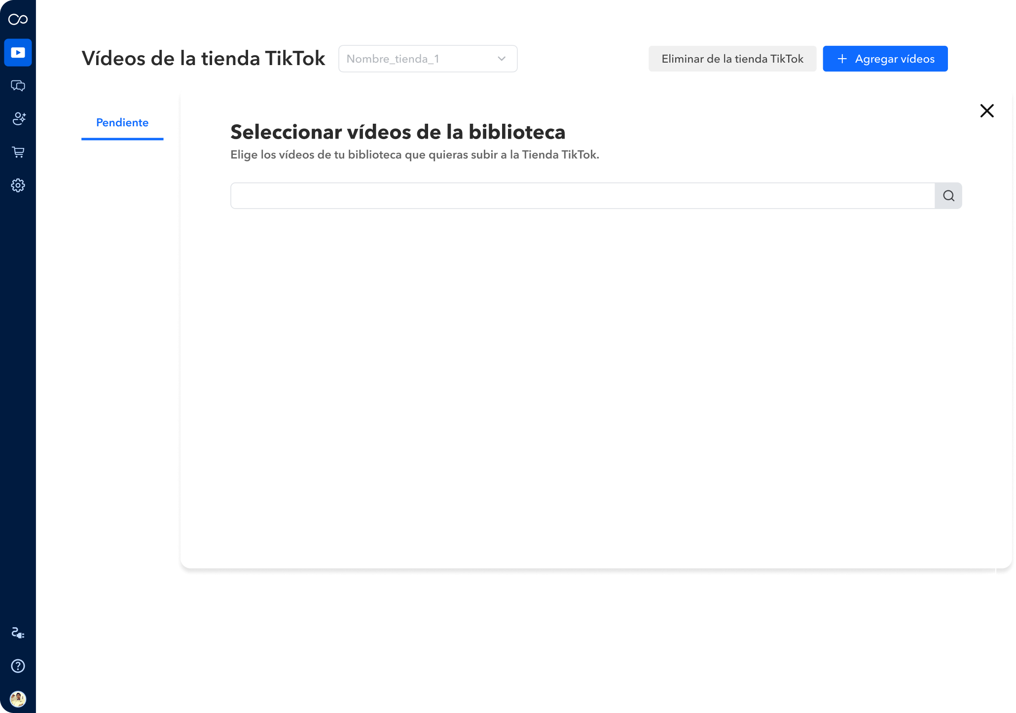 Pantalla de interfaz de usuario para seleccionar vídeos de una biblioteca para subirlos a TikTok Shop, con una barra de búsqueda y botones para añadir o eliminar vídeos.