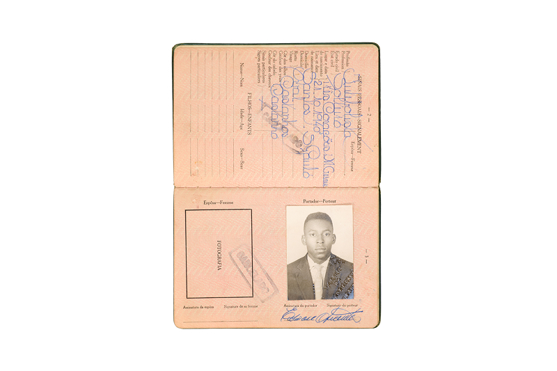Pelé Brazil Passport, 1960-1962. World Cup Legends – Courtesy of Julien’s Auctions