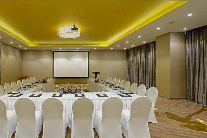 Renaissance Meeting Room in Ahmedabad