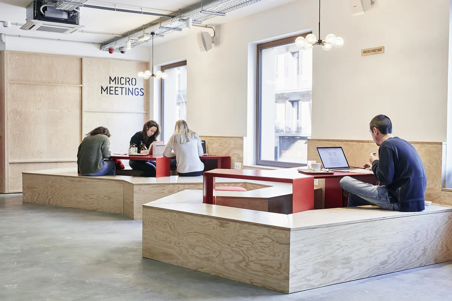 Imagin Cafe Coworking Space in Barcelona