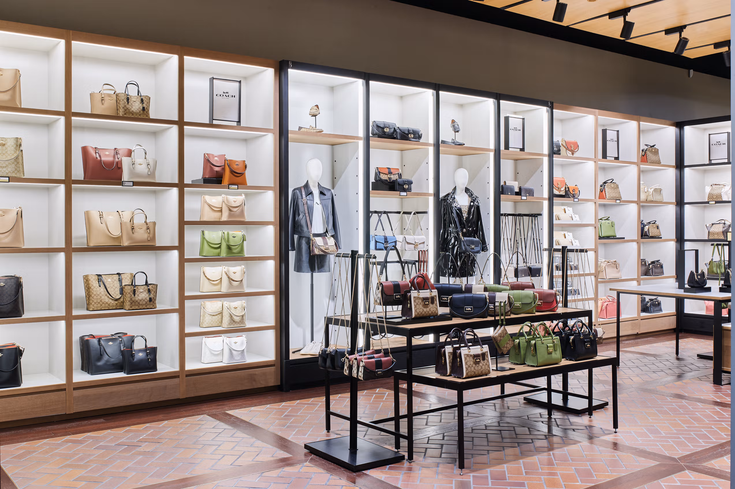 Is Coach Outlet Legit or Selling Fakes? A Deep Dive Into Brand Authenticity