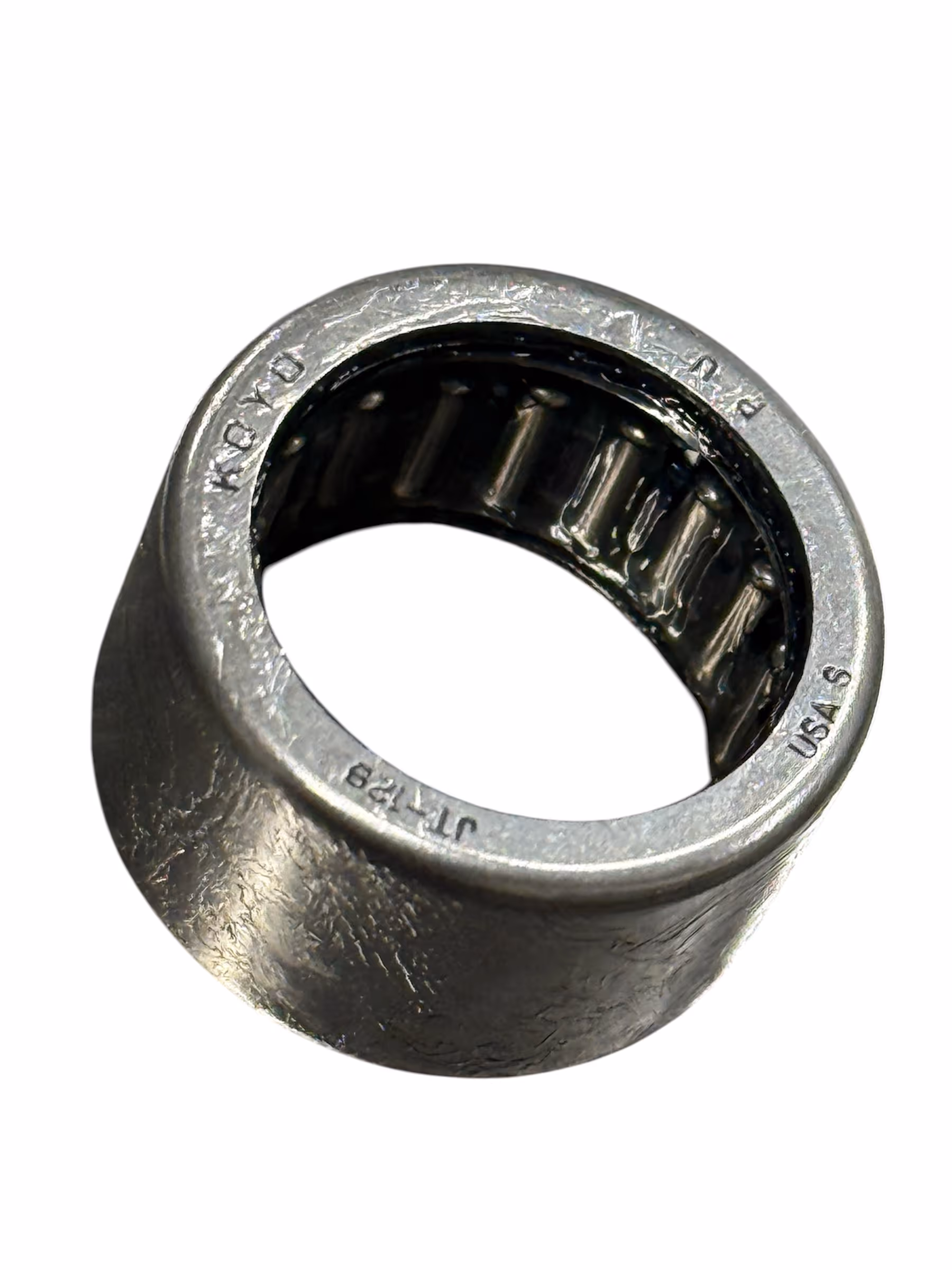 Aston Martin crankshaft spigot bearing for V12 engines. A precision replacement bearing supporting correct crankshaft alignment and smooth transmission engagement in your Aston Martin V12.