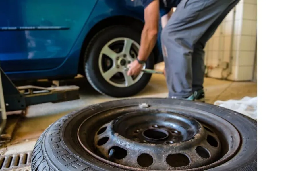 Was müssen Sie vor Fahrtantritt an der Bereifung überprüfen Check