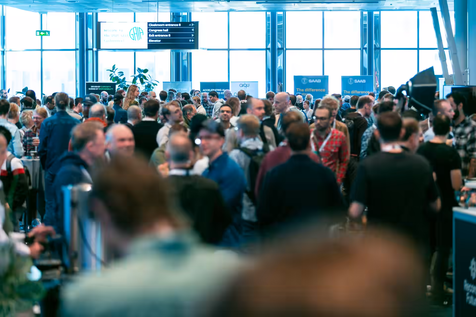 A photo showing the audience mingling in the Congress Foyer during the 2025 GAIA Conference. Photo by Kef Film.
