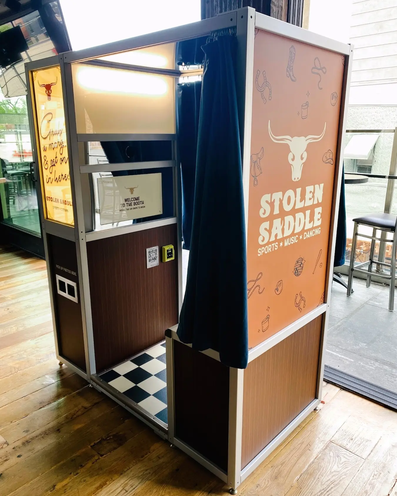 Chicago vintage photo booth at Stolen Saddle