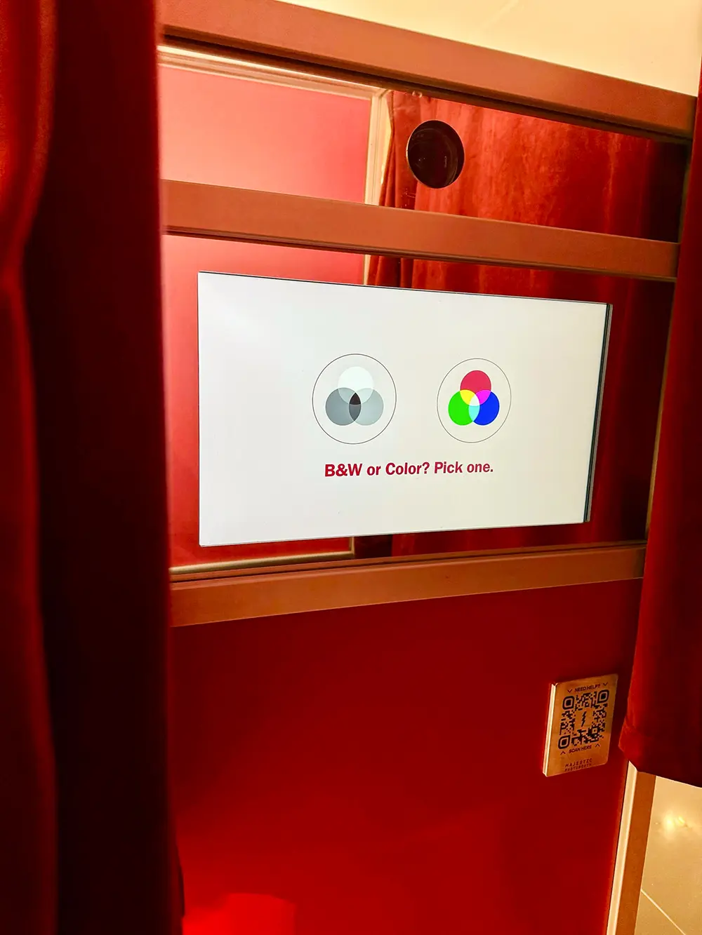 high-end experiential retail photo booth