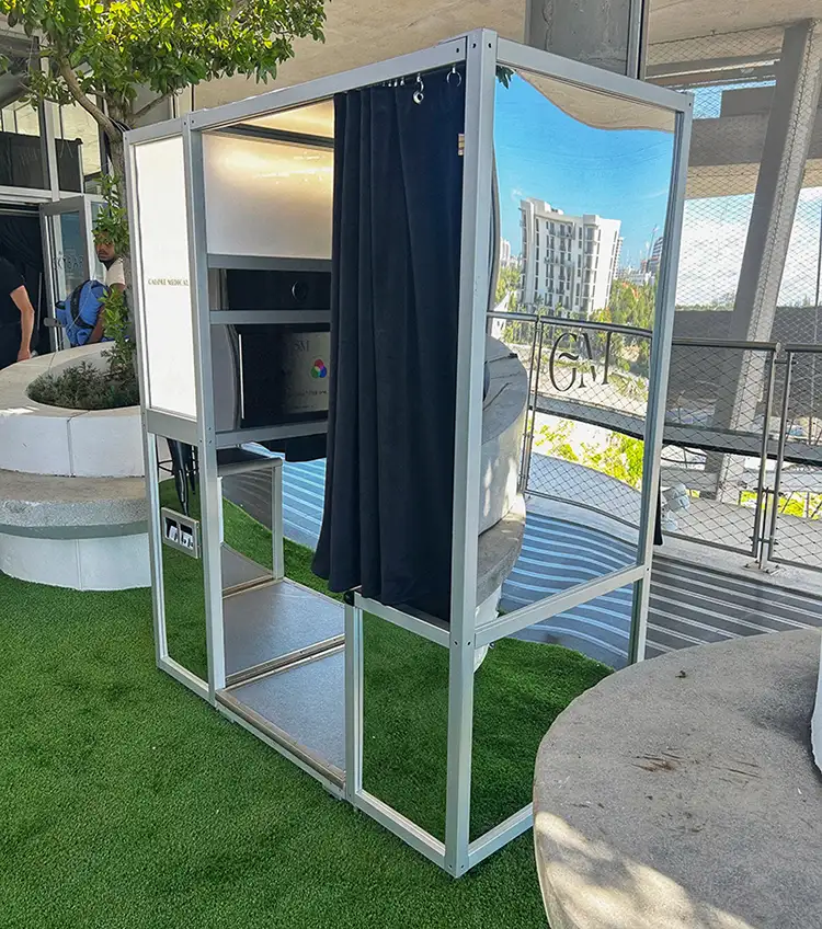 custom miami photo booth