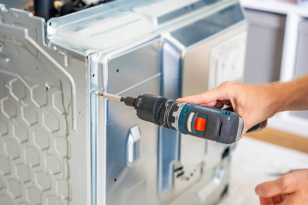 Domestic appliance repair engineer in Bristol