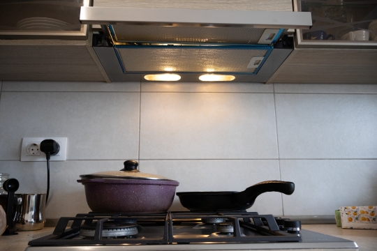 Replacement range cooker with multiple ovens and hob supplied by NEA Appliances in Bristol