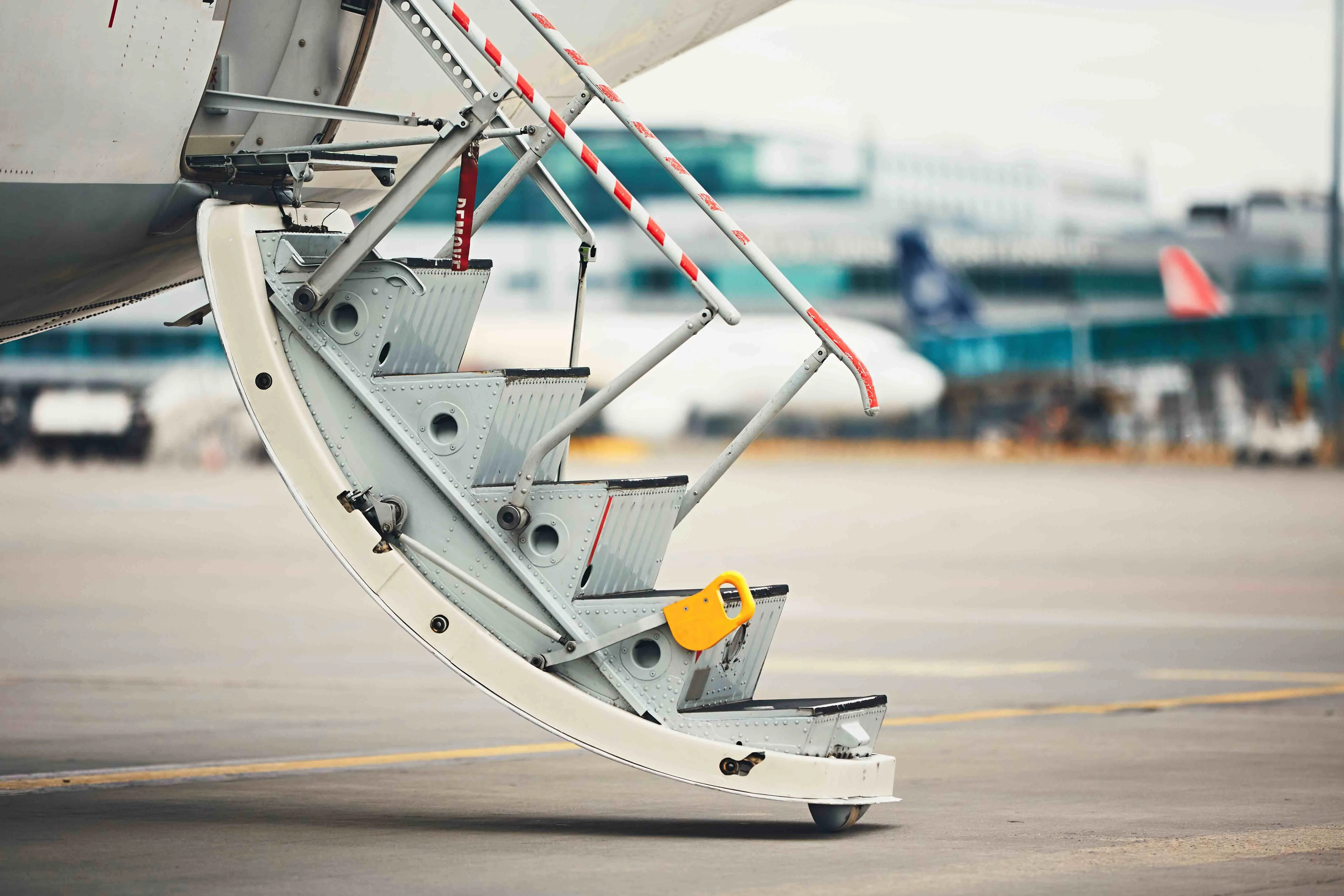 Escalier d'accès à un avion