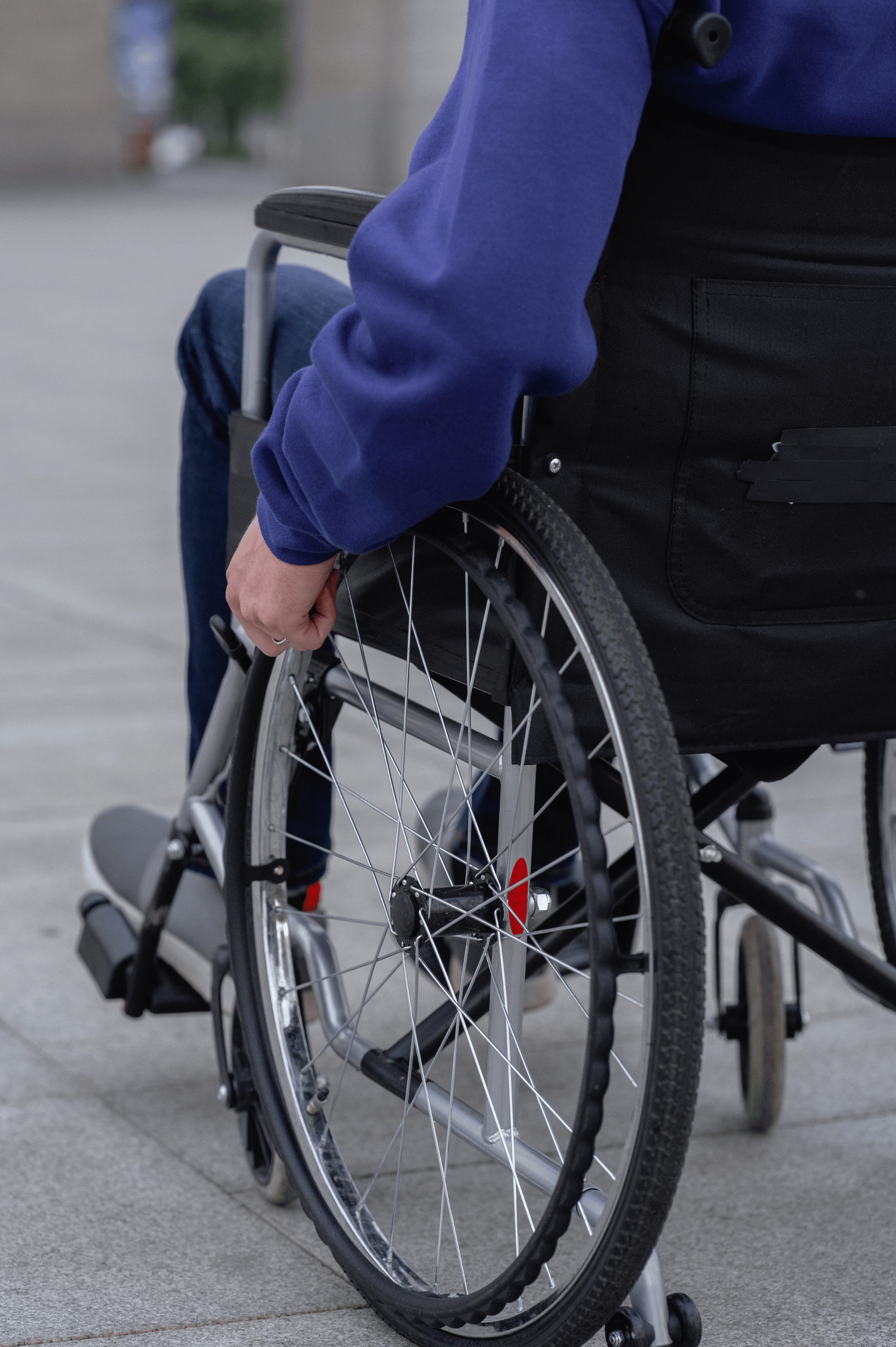 Personne en fauteuil roulant