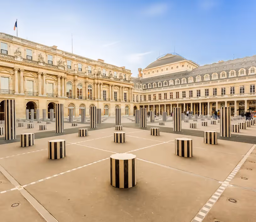 Esplanade du Louvre Merveil Paris