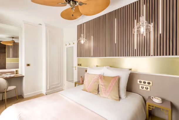 La chambre avec lit double de la Luxury Suite Boulangers