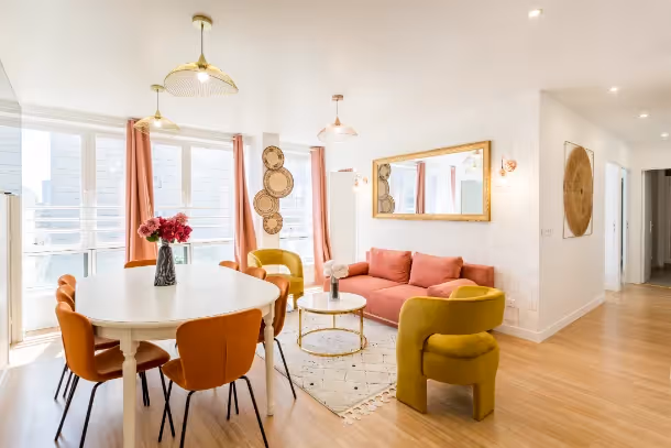 The Cozy Apartment Finlay dining room