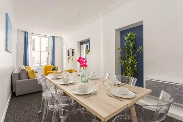 La salle à manger Cozy Apartment Saint Denis II