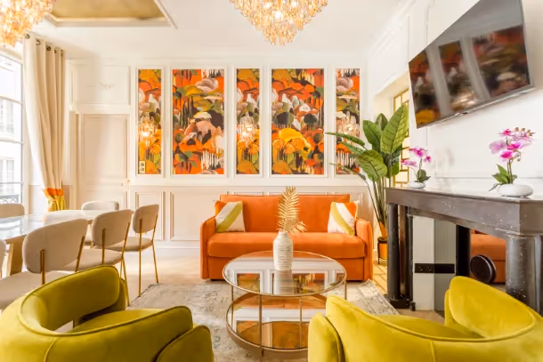 Le salon avec tableaux Luxury Suite Mauroy I