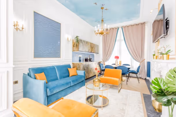 Le salon vue fenêtre Luxury Suite Haussmann I
