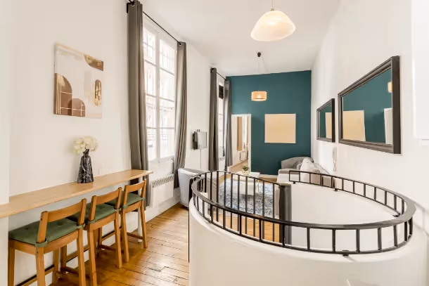 Vue de l'escalier Cozy Apartment Clery