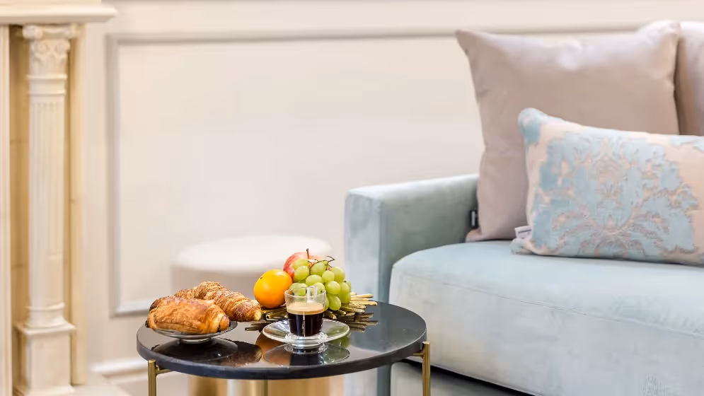Le Petit dejeuner luxury suite rambuteau