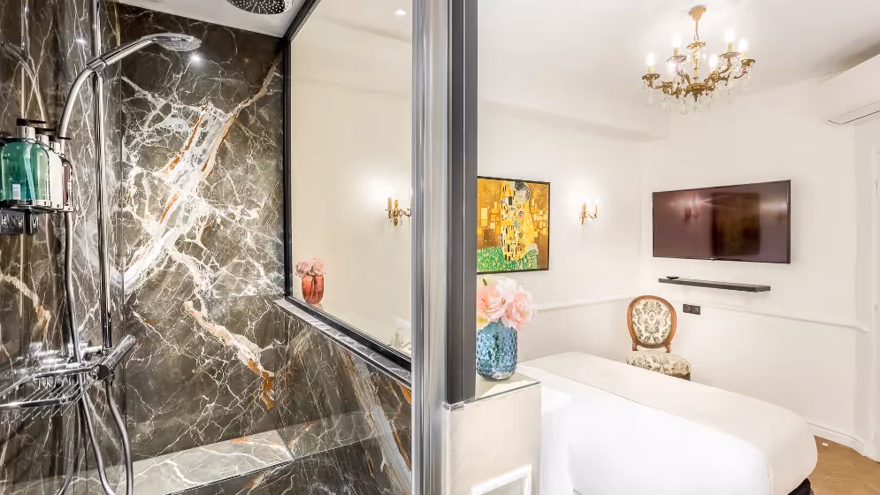 The bathroom master suite de luxe rambuteau