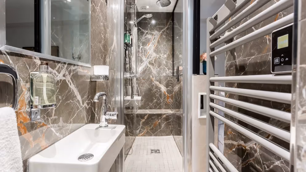 The bathroom master suite de luxe rambuteau