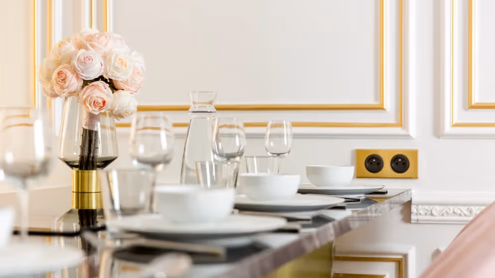 Le detail table dressee suite de luxe bourdonnais