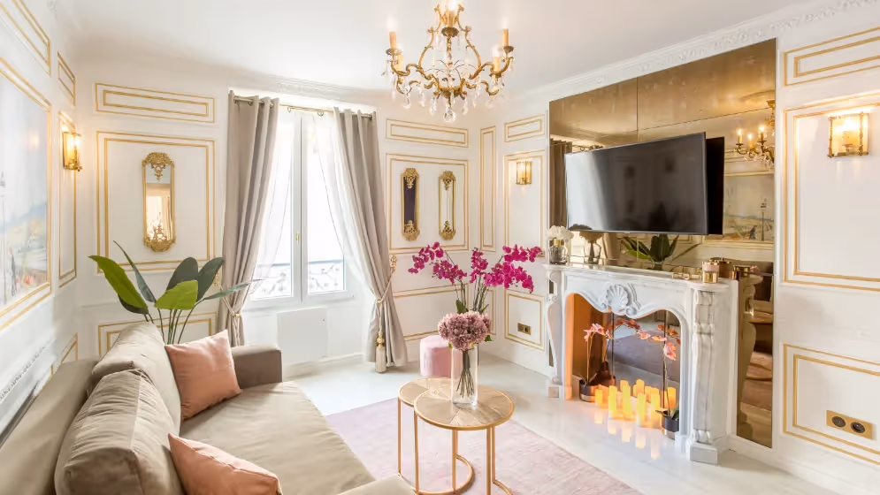 Le salon coin cheminee suite de luxe bourdonnais