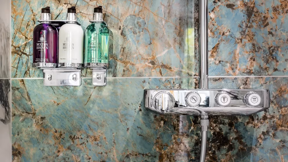 The shower bathroom luxury suite sebastopol I balcony