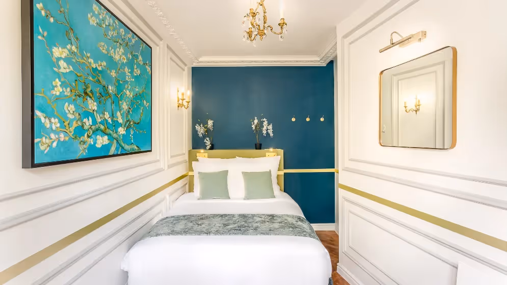 Room 1 face luxury suite sebastopol I balcony