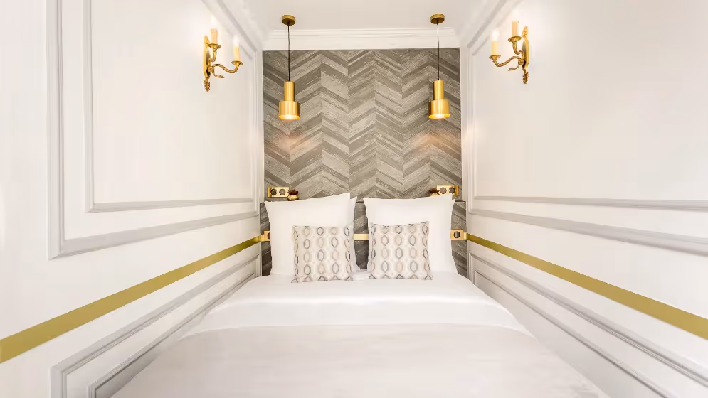 The room 2 face luxury suite sebastopol I balcony