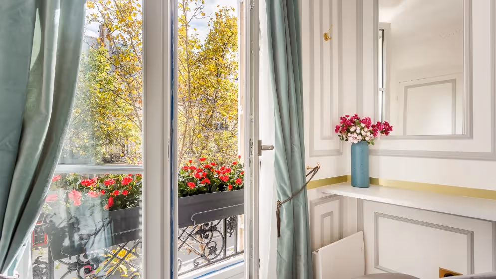 Le fenetre room 2 luxury suite sebastopol I balcony