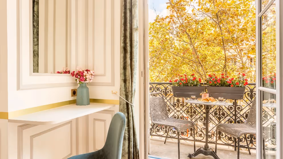 The room 1 balcony luxury suite sebastopol I balcony