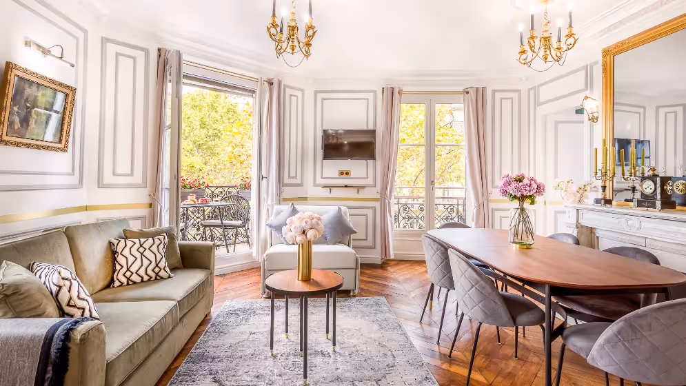 Le SALON luxury suite sebastopol I balcony