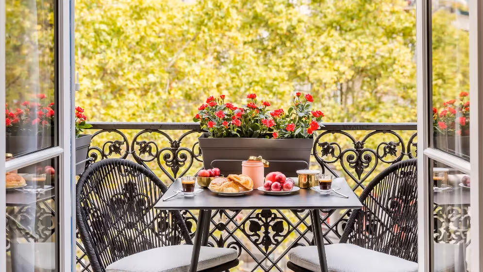 Breakfast balcony luxury suite sebastopol I balcony