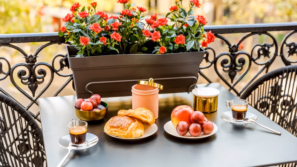 Breakfast terrace details luxury suite sebastopol I balcony
