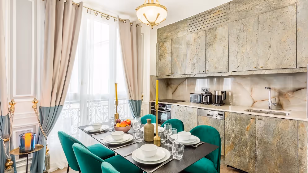 Le Table a manger suite de luxe marcel II