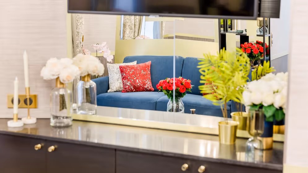 Le coin TV suite de luxe laos