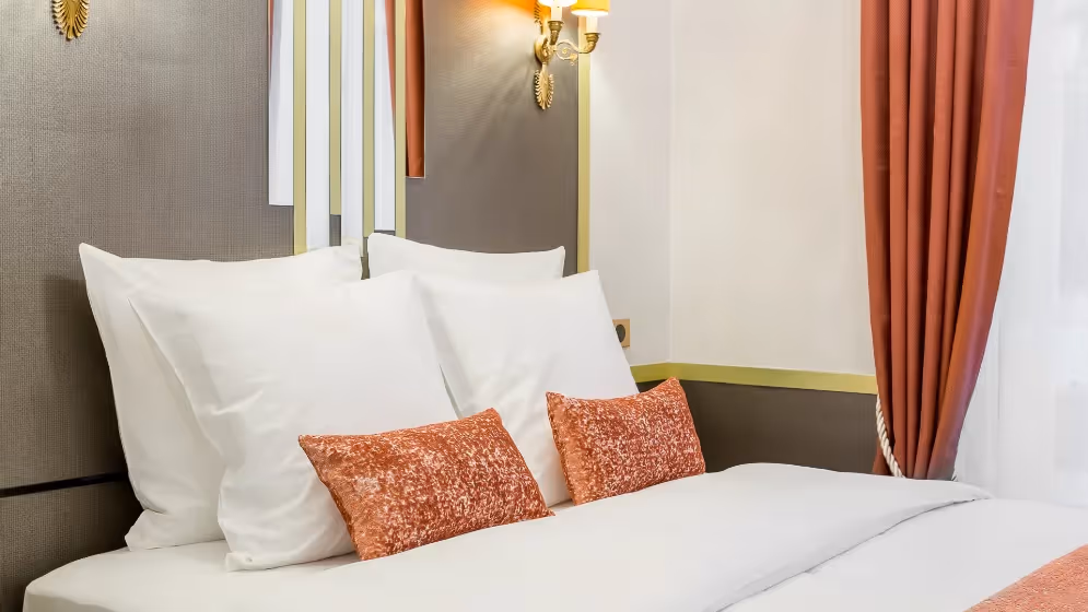 Le chambre 1 master details suite de luxe laos