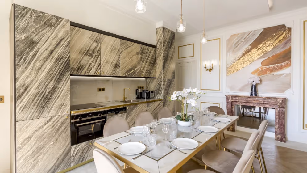 Le TABLE SAM luxury suite bac I