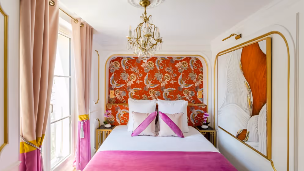 Room 2 luxury suite bac I