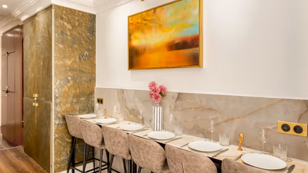 Le Table a manger suite de luxe rousseau