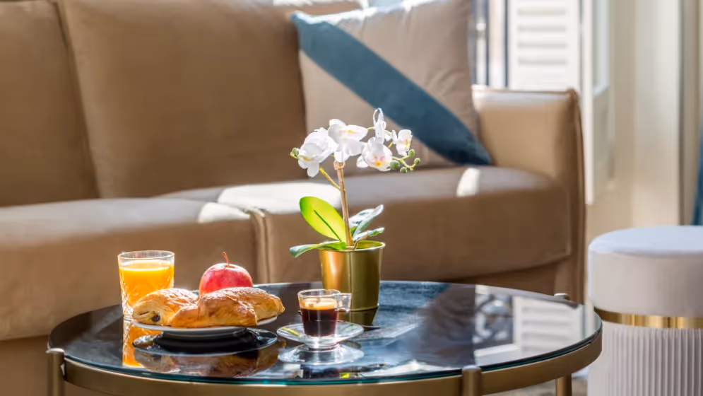 Le Petit dejeuner suite de luxe opera II