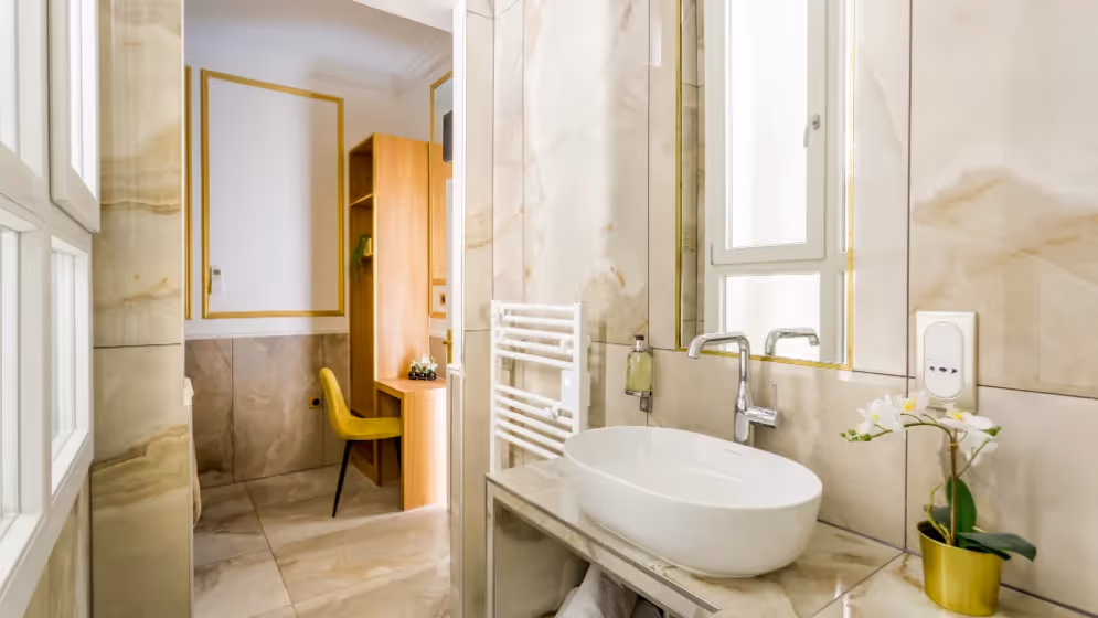 The bathroom master suite signature opera I