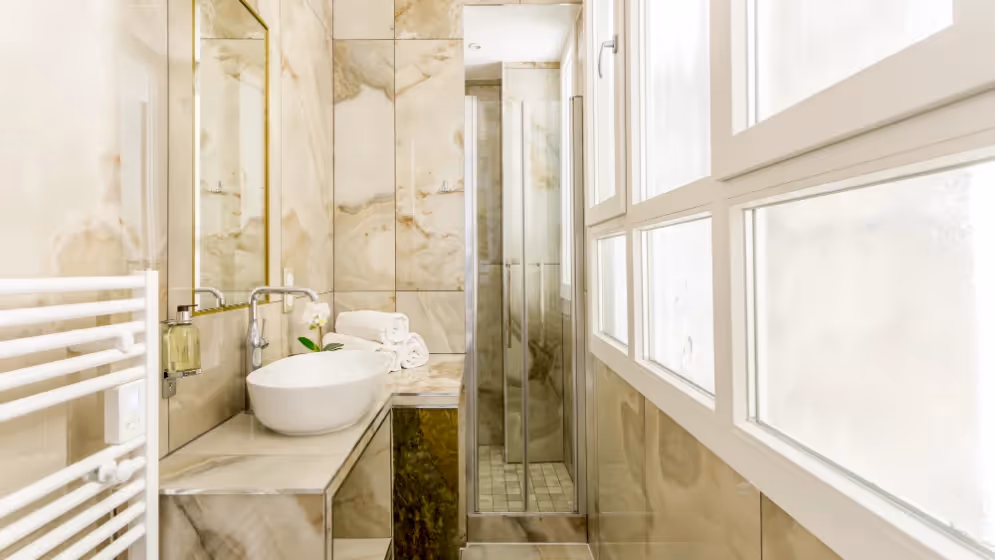 The bathroom master suite signature opera I