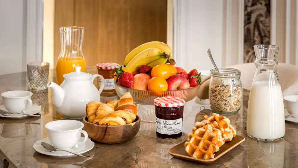 Le Petit dejeuner suite de luxe castellane