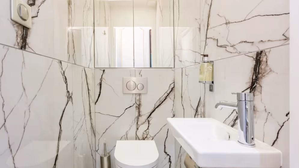 Le Toilette luxury suite September 4 II