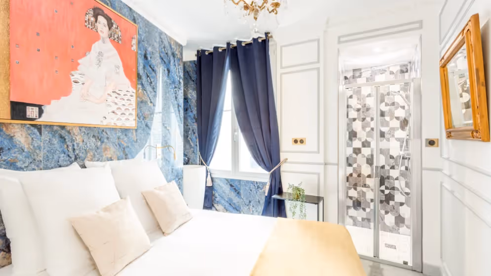 Room 3 luxury suite September 4 I